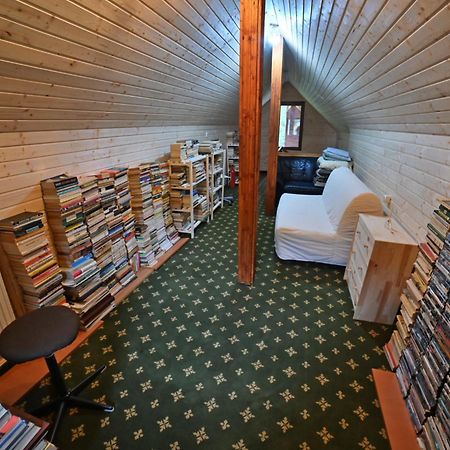 Casa De Vacanta Satic Piatra Craiului La Doi Viermi Buitenkant foto