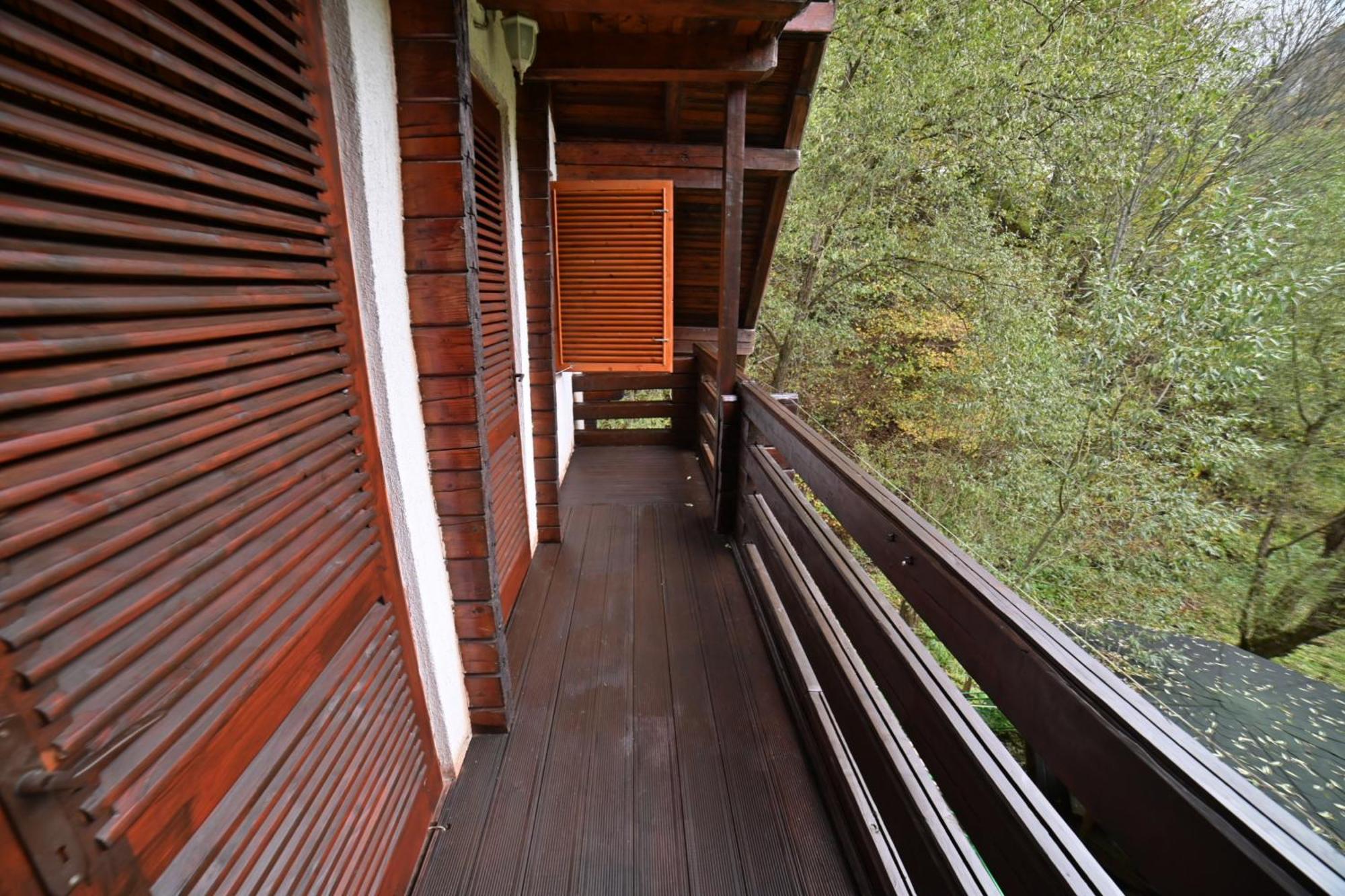 Casa De Vacanta Satic Piatra Craiului La Doi Viermi Buitenkant foto