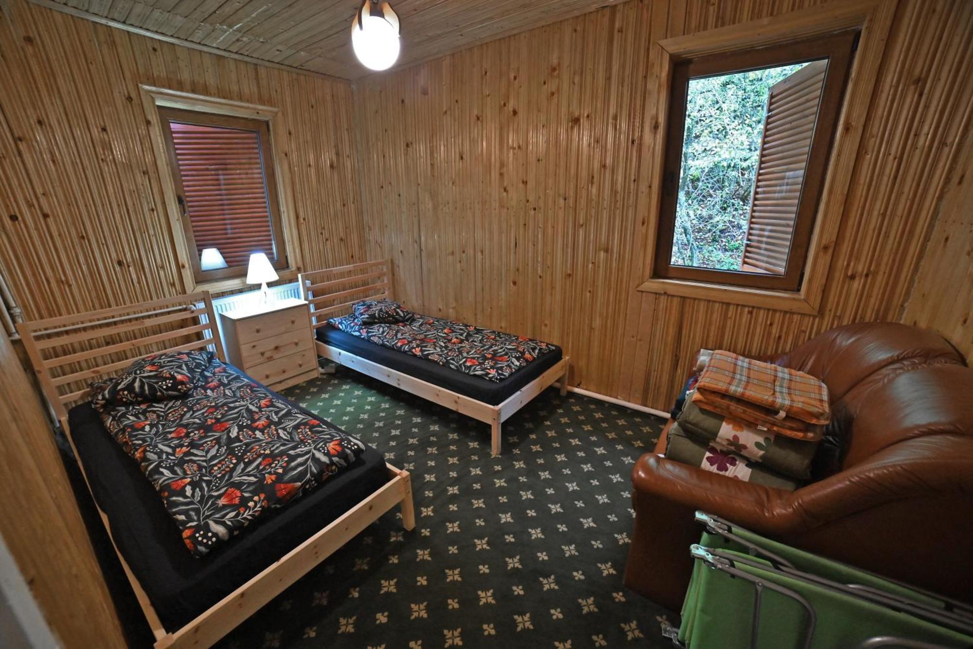 Casa De Vacanta Satic Piatra Craiului La Doi Viermi Buitenkant foto